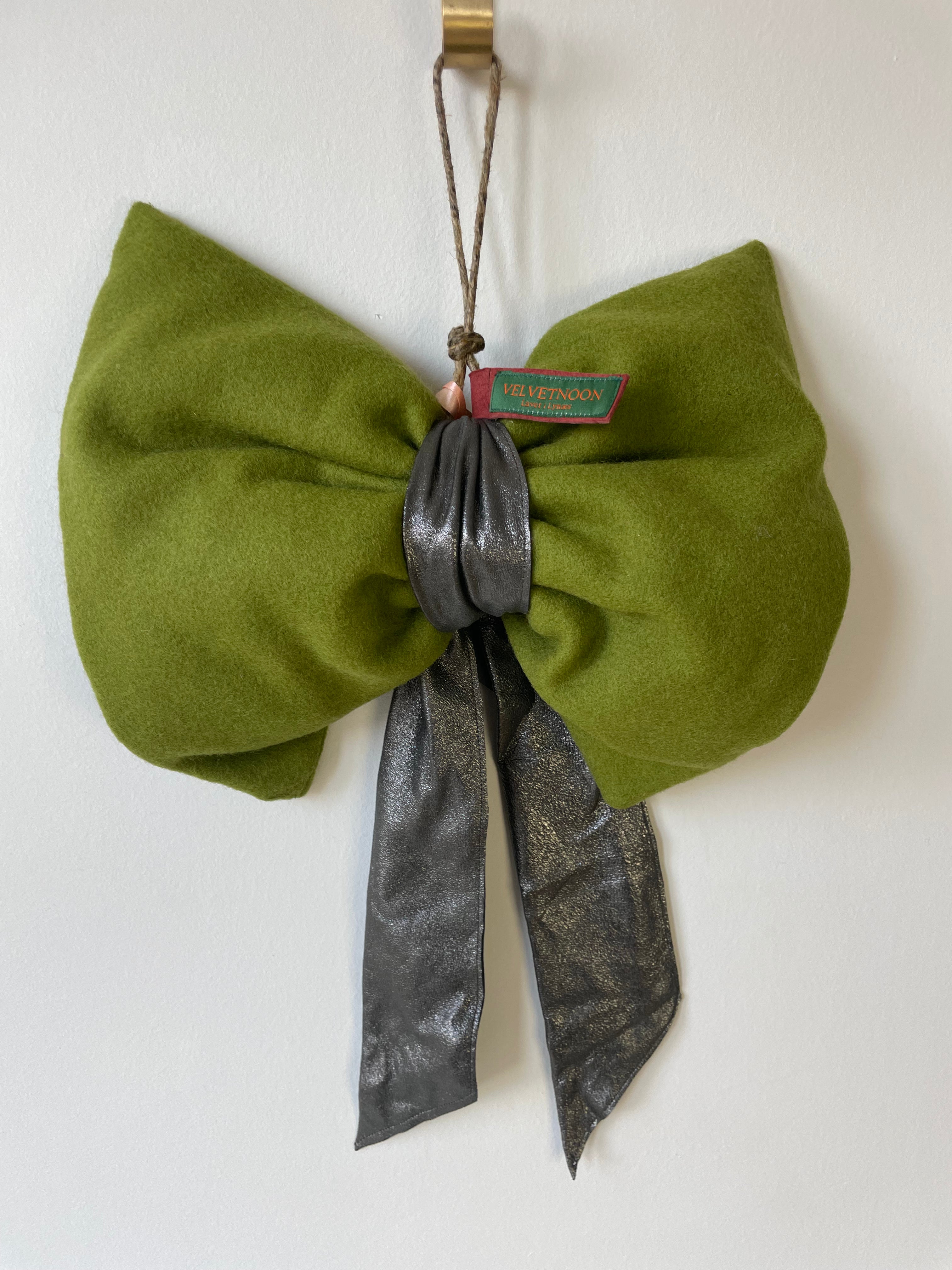 Bow Holmen Green Silver