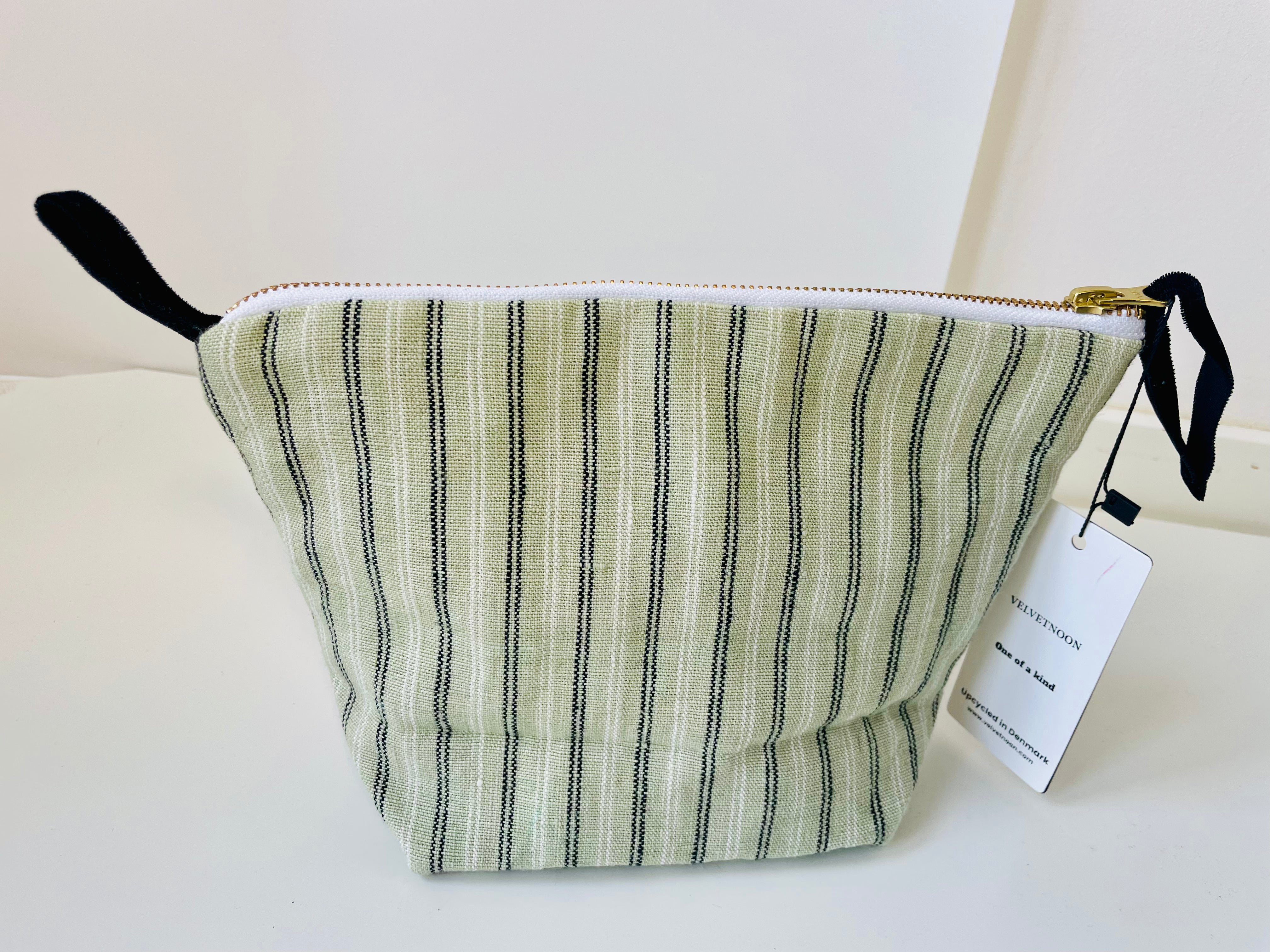 Stripe Linnen Washbag