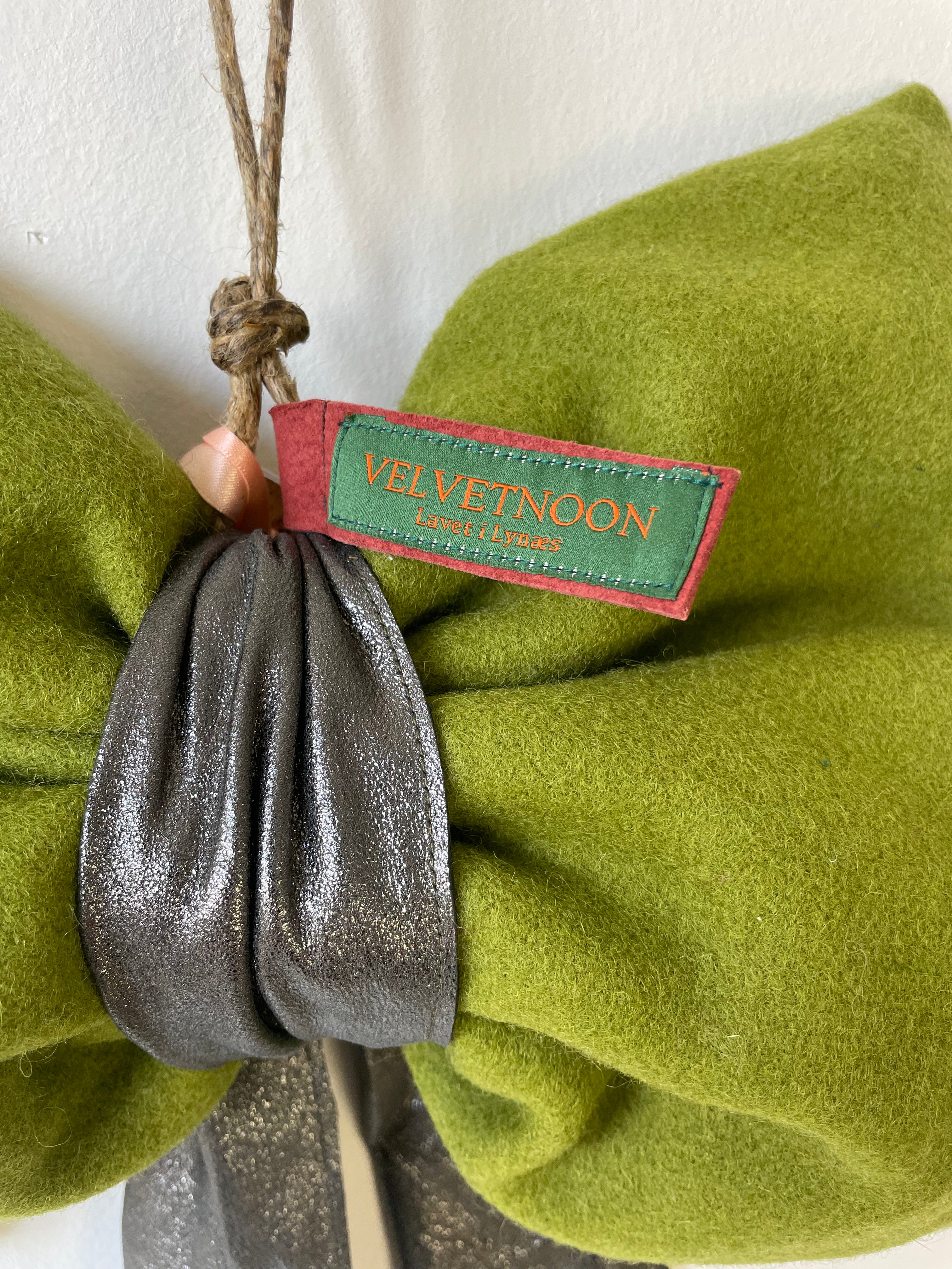 Bow Holmen Green Silver